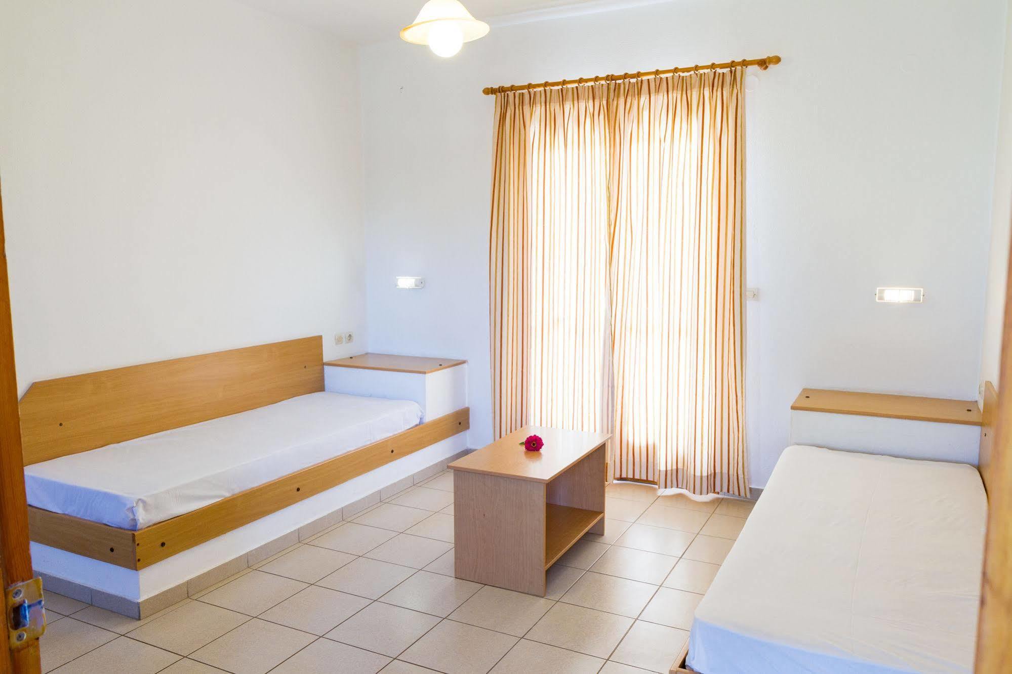 Kokkini Hani Ideal Hotel מראה חיצוני תמונה