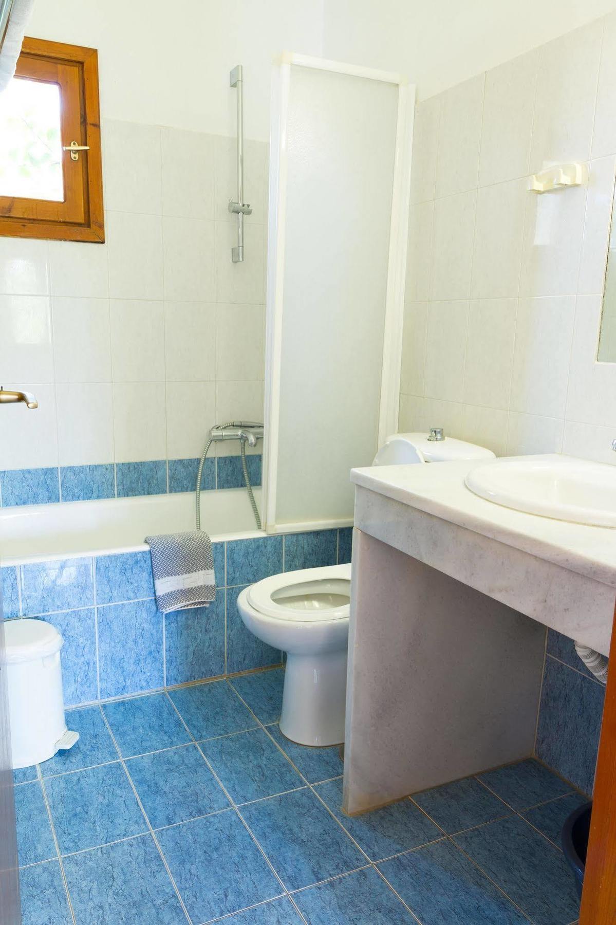 Kokkini Hani Ideal Hotel מראה חיצוני תמונה