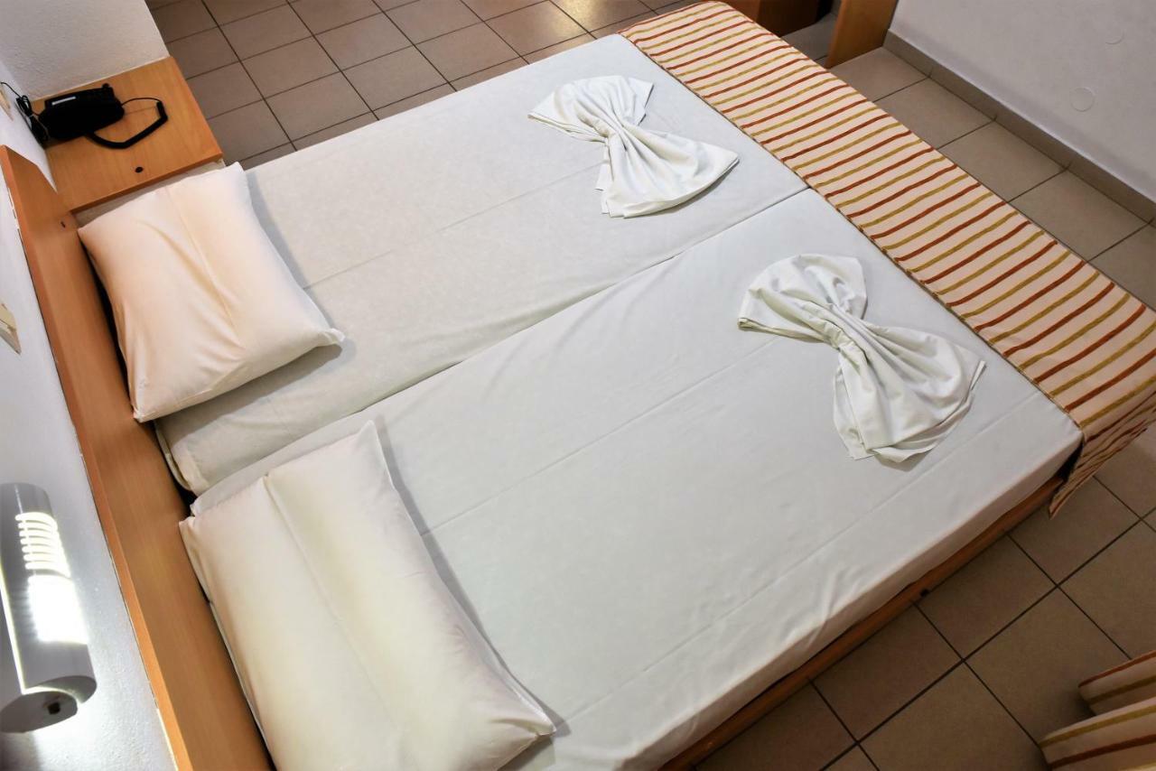 Kokkini Hani Ideal Hotel מראה חיצוני תמונה